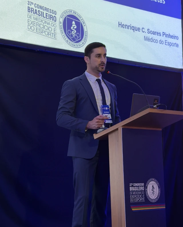 Dr. Henrique Pinheiro palestrando no 37º Congresso Brasileiro de Medicina do Exercício e do Esporte
